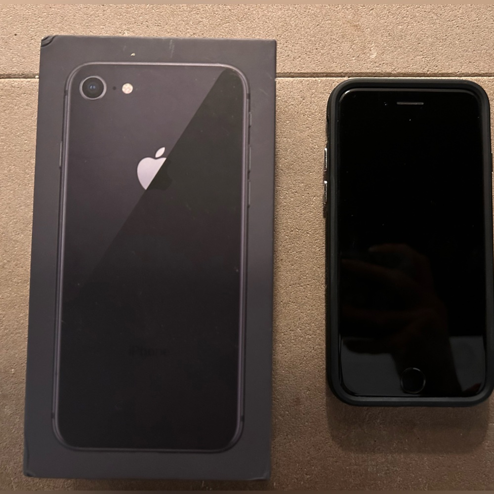 IPHONE 8 BLACK 64GB